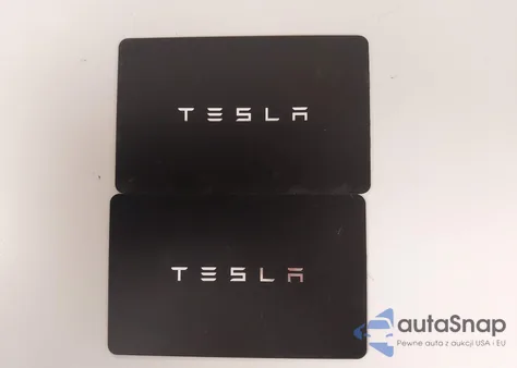 2026 Tesla Model Y Long Range Dual Motor All-Wheel Drive/Long Range Launch Series z USA, uszkodzony, nr VIN 7SAYGDEE2TA470921